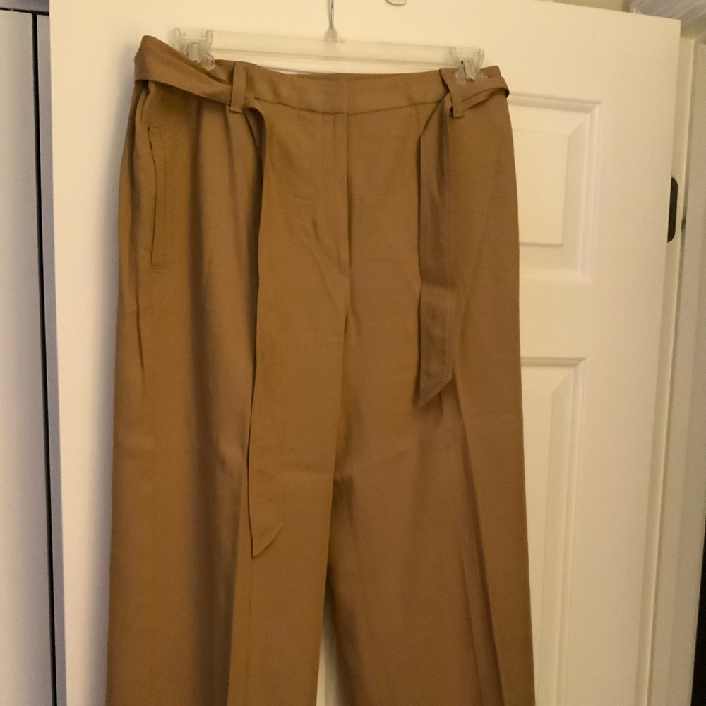 Ladies wide leg ankle capris